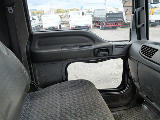 フォワード 　２０５　４トン　エアコン　パワーステアリング　パワーウィンドウ　ラジオ（16枚目）