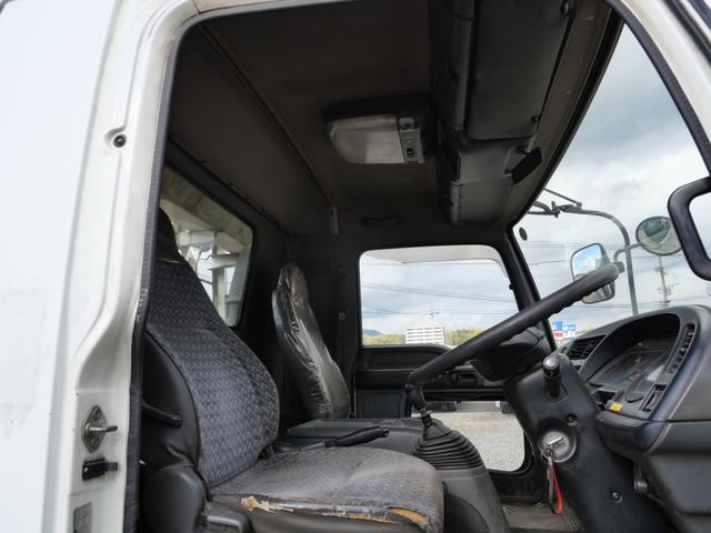 フォワード 　２０５　４トン　エアコン　パワーステアリング　パワーウィンドウ　ラジオ（24枚目）