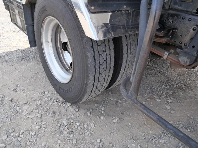 エルフトラック 　４トン　衛生車　バキュームカー　ナビ　バックモニター　エアコン　パワーステアリング　パワーウィンドウ　エアバッグ（13枚目）