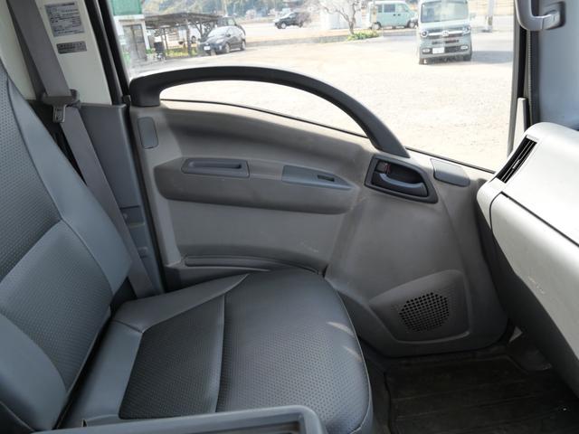 エルフトラック 　４トン　衛生車　バキュームカー　ナビ　バックモニター　エアコン　パワーステアリング　パワーウィンドウ　エアバッグ（16枚目）