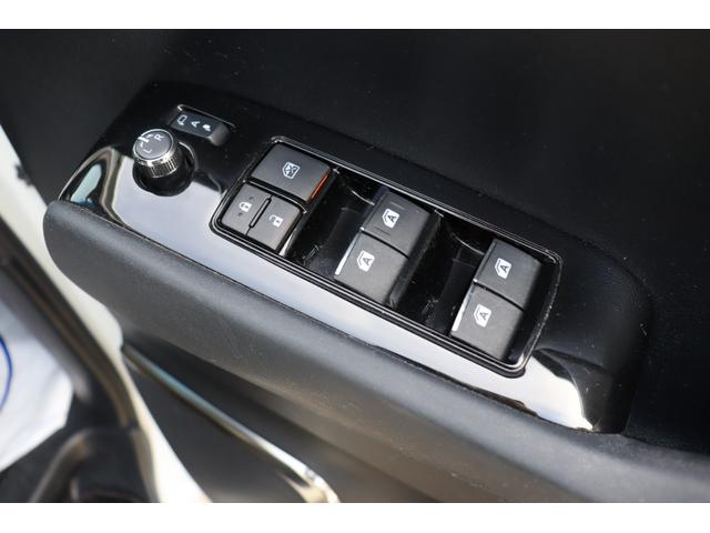 アルファードハイブリッド ＳＲ　Ｃパッケージ　本革パワーシート　シートヒーター　ナビ　フルセグ　バックモニター　ステアリングヒーター　両側電動スライドドア　フリップダウンモニター　ＥＴＣ（40枚目）