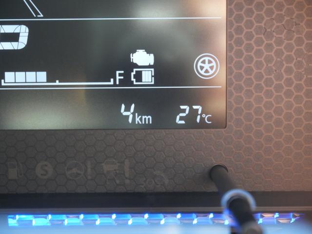 ワゴンRカスタムZ ハイブリッドZX 届け出済み未使用車 スマートキー プッシュスタート デュアルカメラサポート シートヒーター オートエアコン トラクションコントロール パーキングセンサー(8枚目)