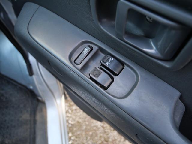 オイル・エレメント他各部点検を行い、しっかり整備を行った上でお車を納車します。