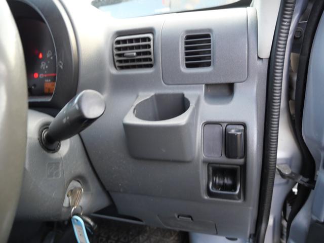 オイル・エレメント他各部点検を行い、しっかり整備を行った上でお車を納車します。