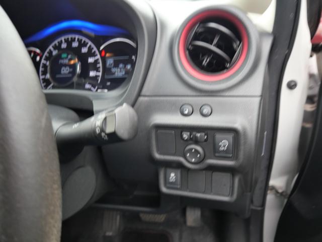 ノート ニスモ　ナビ　フルセグ　バックモニター　インテリジェントキー　プッシュスタート　ＥＴＣ　電動格納ミラー　オートエアコン　パワーステアリング（6枚目）