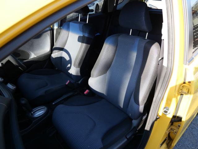 フィット Gスマートセレクション CD スマートキー ETC 電動格納ミラー 記録簿 プライバシーガラス セキュリティ パワーウィンドウ パワーステアリング(16枚目)