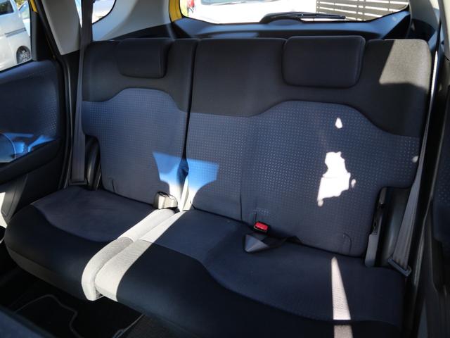 フィット Gスマートセレクション CD スマートキー ETC 電動格納ミラー 記録簿 プライバシーガラス セキュリティ パワーウィンドウ パワーステアリング(17枚目)