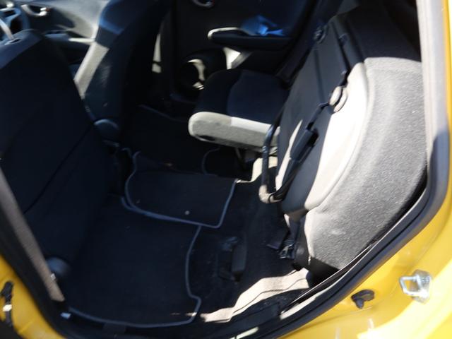 フィット Gスマートセレクション CD スマートキー ETC 電動格納ミラー 記録簿 プライバシーガラス セキュリティ パワーウィンドウ パワーステアリング(18枚目)