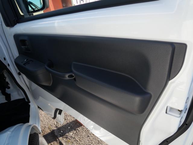 ＮＴ１００クリッパートラック ＤＸ　届け出済み未使用車　エアコン　パワーステアリング　パワーウィンドウ　Ｗエアバッグ　キーレスエントリー　トラクションコントロール　パーキングセンサー（9枚目）