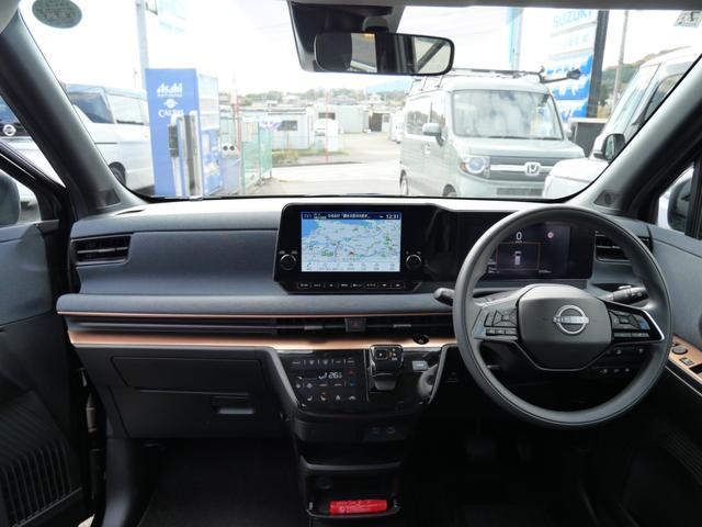 サクラ Ｇ　インテリジェントキー　プッシュスタート　ナビ　フルセグ　オートエアコン　アラウンドビューモニター　ＥＴＣ　シートヒーター　ステアリングヒーター（5枚目）