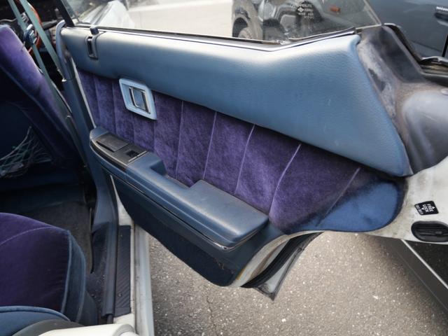 スカイライン GT エアコン パワーステアリング パワーウィンドウ ナルディハンドル CD 社外14インチアルミホイール(23枚目)