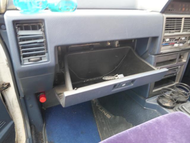 スカイライン GT エアコン パワーステアリング パワーウィンドウ ナルディハンドル CD 社外14インチアルミホイール(30枚目)