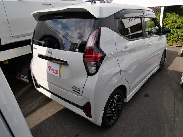 デイズ ハイウェイスター　Ｘ　インテリジェントキー　プッシュスタート　ミラー内蔵アラウンドビューモニター　オートエアコン　ベンチシート　パワーステアリング（18枚目）