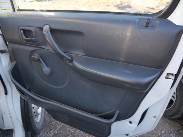 キャリイトラック ＫＣエアコン・パワステ　セレクト４ＷＤ車　エアコン　パワーステアリング　記録簿　ラジオ　三方開（25枚目）