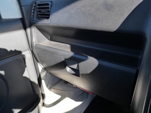 キャリイトラック ＫＣエアコン・パワステ　セレクト４ＷＤ車　エアコン　パワーステアリング　記録簿　ラジオ　三方開（27枚目）