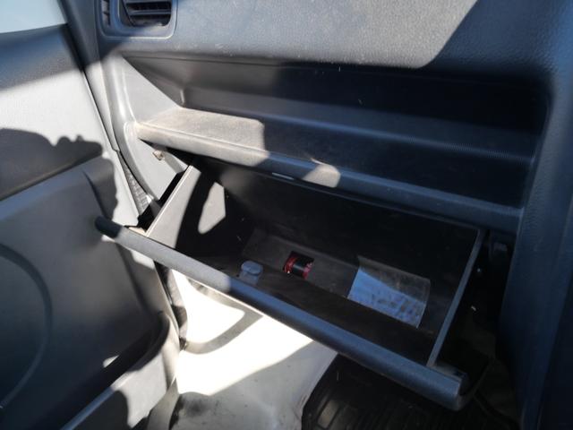 キャリイトラック ＫＣエアコン・パワステ　セレクト４ＷＤ車　エアコン　パワーステアリング　記録簿　ラジオ　三方開（28枚目）