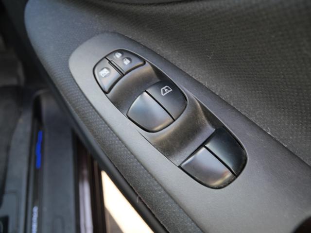 セレナ ハイウェイスター　Ｖセレ＋セーフティＩＩ　ＳＨＶ　両側電動スライドドア　インテリジェントキー　プッシュスタート　ナビ　フルセグ　アラウンドビューモニター　オートエアコン　ＥＴＣ　レーンキープサポート（14枚目）