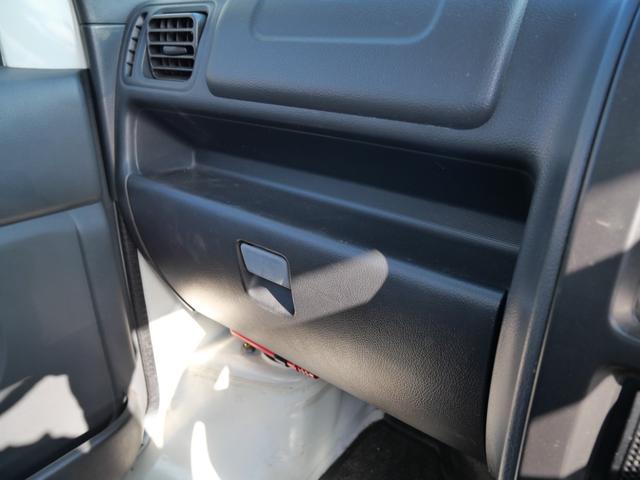 キャリイトラック ＫＣエアコン・パワステ　セレクト４ＷＤ車　エアコン　パワーステアリング　三方開　ラジオ　荷台マット　ライトレベル調節（20枚目）