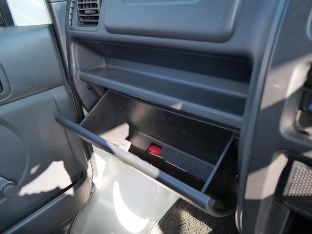 キャリイトラック ＫＣエアコン・パワステ　セレクト４ＷＤ車　エアコン　パワーステアリング　三方開　ラジオ　荷台マット　ライトレベル調節（21枚目）