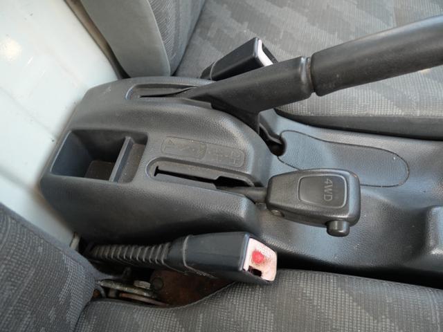 キャリイトラック ＫＣエアコン・パワステ　セレクト４ＷＤ車　エアコン　パワーステアリング　三方開　ラジオ　荷台マット　ライトレベル調節（25枚目）