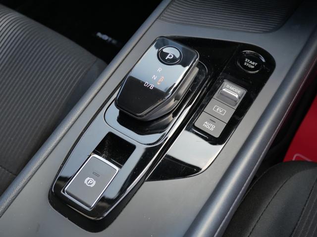 ノート Ｘ　ナビ　フルセグ　アラウンドビューモニター　インテリジェントキー　プッシュスタート　ＵＳＢポート　パワーウィンドウ　パワーステアリング（9枚目）