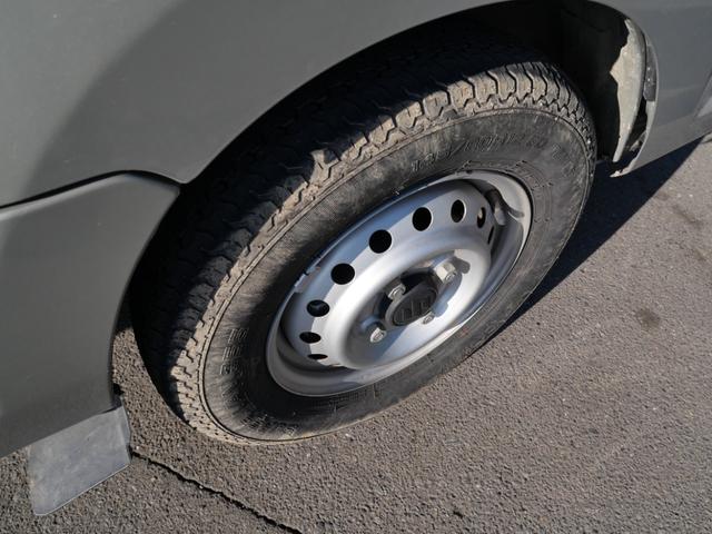 キャリイトラック 農繁スペシャル　セレクト４ＷＤ車　エアコン　パワーステアリング　パワーウィンドウ　Ｗエアバッグ　ラジオ　キーレスエントリー　荷台アルミガード　荷台マット　ブレーキサポート（17枚目）