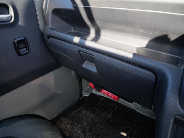 キャリイトラック 農繁スペシャル　セレクト４ＷＤ車　エアコン　パワーステアリング　パワーウィンドウ　Ｗエアバッグ　ラジオ　キーレスエントリー　荷台アルミガード　荷台マット　ブレーキサポート（22枚目）