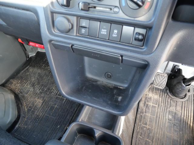 キャリイトラック 農繁スペシャル　セレクト４ＷＤ車　エアコン　パワーステアリング　パワーウィンドウ　Ｗエアバッグ　ラジオ　キーレスエントリー　荷台アルミガード　荷台マット　ブレーキサポート（26枚目）