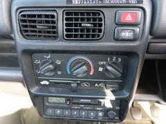 オイル・エレメント他各部点検を行い、しっかり整備を行った上でお車を納車します。 3