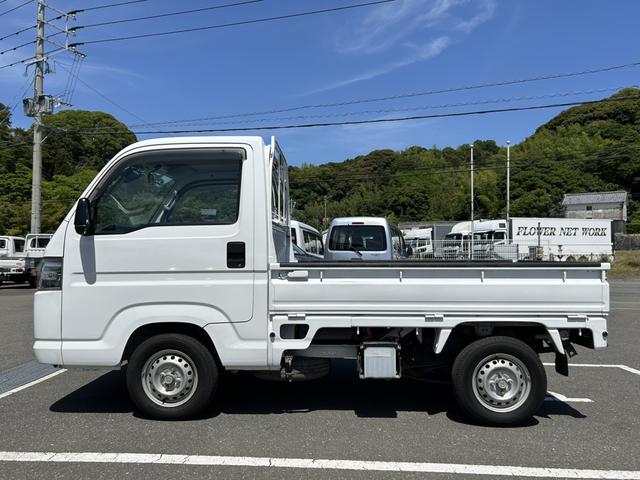 アクティトラック 　５速ＭＴ　４ＷＤ　パワステ　エアコン　運転席エアバック（8枚目）