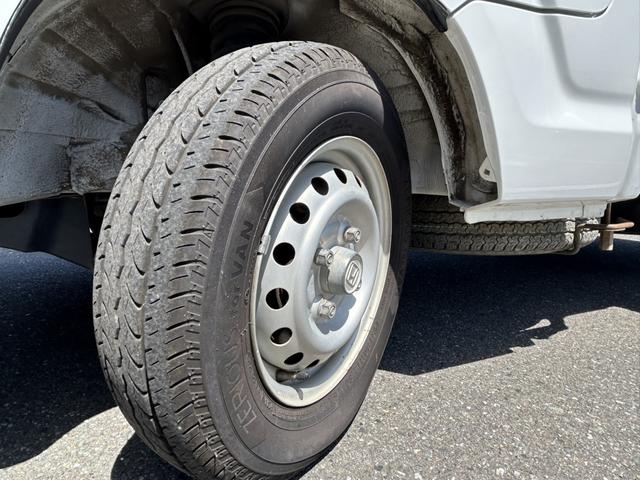 アクティトラック 　５速ＭＴ　４ＷＤ　パワステ　エアコン　運転席エアバック（29枚目）