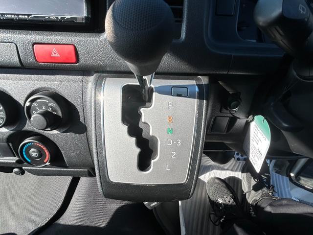 ハイエースバン ロングＤＸ　ＧＬパッケージ　フロントスポイラー☆アルミホイール☆ローダウン（24枚目）