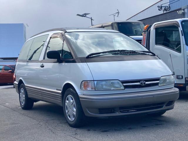 エスティマ Ｖ　パワーウィンドウ　パワーステアリング　サンルーフ　運転席エアバッグ　３列シート　ウォークスルー　フルフラット（3枚目）