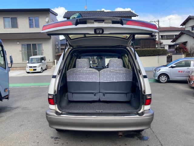 エスティマ Ｖ　パワーウィンドウ　パワーステアリング　サンルーフ　運転席エアバッグ　３列シート　ウォークスルー　フルフラット（17枚目）