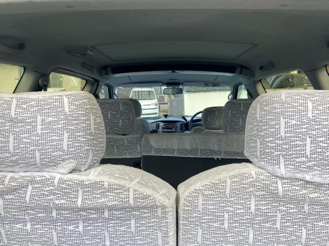 エスティマ Ｖ　パワーウィンドウ　パワーステアリング　サンルーフ　運転席エアバッグ　３列シート　ウォークスルー　フルフラット（20枚目）