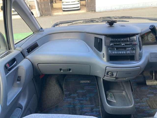 エスティマ Ｖ　パワーウィンドウ　パワーステアリング　サンルーフ　運転席エアバッグ　３列シート　ウォークスルー　フルフラット（44枚目）