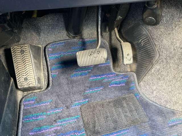 エスティマ Ｖ　パワーウィンドウ　パワーステアリング　サンルーフ　運転席エアバッグ　３列シート　ウォークスルー　フルフラット（54枚目）