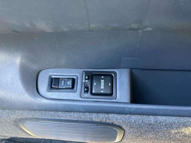 エスティマ Ｖ　パワーウィンドウ　パワーステアリング　サンルーフ　運転席エアバッグ　３列シート　ウォークスルー　フルフラット（56枚目）