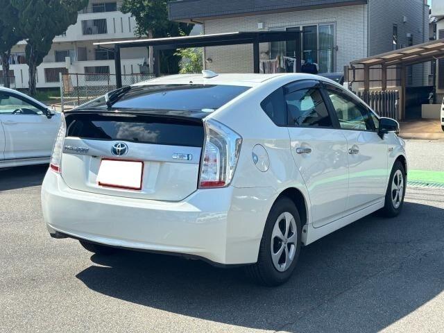 プリウスＰＨＶ Ｇレザーパッケージ　アダプティブクルーズコントロール　衝突被害軽減ブレーキ　バックカメラ　スマートキー　ナビ　フルセグテレビ　ＥＴＣ　ドライブレコーダー　パワーシート　シートヒーター（8枚目）