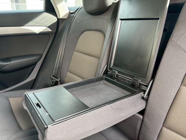 Ｑ３ ２．０ＴＦＳＩクワトロ２１１ＰＳ　４ＷＤ　☆ナビ☆ＴＶ☆バックカメラ☆車内綺麗☆（47枚目）