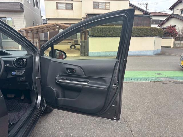 アクア Ｓ　ＴＶ＆ナビ　バックカメラ　ＥＴＣ　キーレスエントリー　プッシュスタート　盗難防止システム　アイドリングストップ　パワーステアリング　パワーウィンドウ　車検整備付き（30枚目）