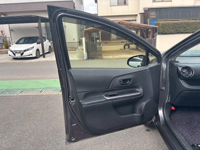 アクア Ｓ　ＴＶ＆ナビ　バックカメラ　ＥＴＣ　キーレスエントリー　プッシュスタート　盗難防止システム　アイドリングストップ　パワーステアリング　パワーウィンドウ　車検整備付き（37枚目）