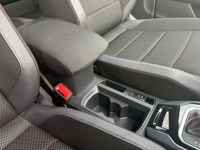 Ｔ－ロック ＴＤＩ　スポーツ　ＥＴＣ　電動リアゲート　バックカメラ　フロントカメラ　ドライブレコーダー　ＴＶ＆ナビ　ターボ　レーンアシスト　アダプティブクルーズコントロール　キーレスエントリー　スマートキー　ＡＷ１８インチ（17枚目）