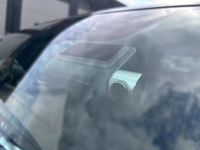 Ｔ－ロック ＴＤＩ　スポーツ　ＥＴＣ　電動リアゲート　バックカメラ　フロントカメラ　ドライブレコーダー　ＴＶ＆ナビ　ターボ　レーンアシスト　アダプティブクルーズコントロール　キーレスエントリー　スマートキー　ＡＷ１８インチ（28枚目）