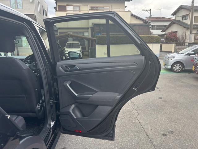 Ｔ－ロック ＴＤＩ　スポーツ　ＥＴＣ　電動リアゲート　バックカメラ　フロントカメラ　ドライブレコーダー　ＴＶ＆ナビ　ターボ　レーンアシスト　アダプティブクルーズコントロール　キーレスエントリー　スマートキー　ＡＷ１８インチ（43枚目）