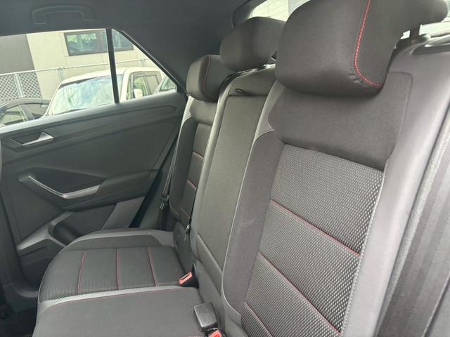 Ｔ－ロック ＴＤＩ　スポーツ　ＥＴＣ　電動リアゲート　バックカメラ　フロントカメラ　ドライブレコーダー　ＴＶ＆ナビ　ターボ　レーンアシスト　アダプティブクルーズコントロール　キーレスエントリー　スマートキー　ＡＷ１８インチ（45枚目）