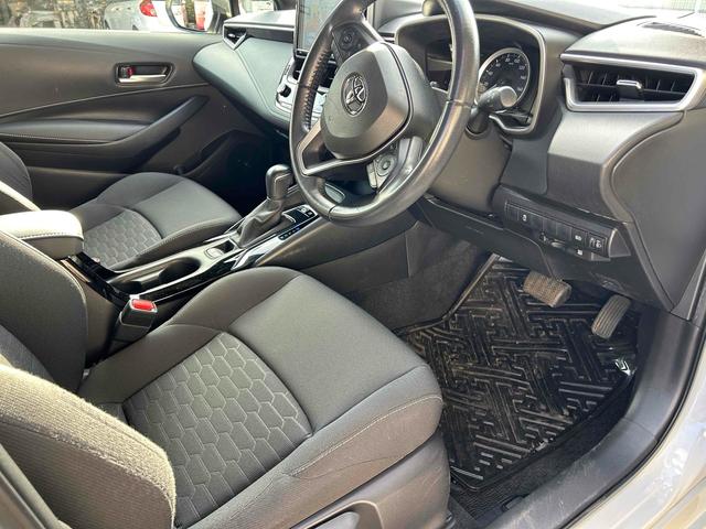 カローラスポーツ ハイブリッドＧ　禁煙車　純正８インチナビ地デジＴＶ　バックカメラ　Ｂｌｕｅｔｏｏｔｈ　ドライブレコーダー　ＥＴＣ　スマートキー　プッシュスターター　オートライト　ＬＥＤヘッドライト　トヨタセーフティーセンス（9枚目）