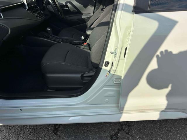 カローラスポーツ ハイブリッドＧ　禁煙車　純正８インチナビ地デジＴＶ　バックカメラ　Ｂｌｕｅｔｏｏｔｈ　ドライブレコーダー　ＥＴＣ　スマートキー　プッシュスターター　オートライト　ＬＥＤヘッドライト　トヨタセーフティーセンス（34枚目）