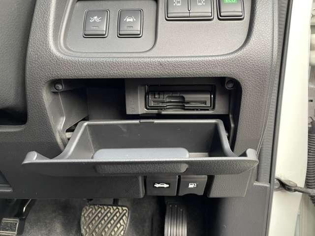 セレナ ハイウェイスター　Ｖセレ＋セーフティＩＩ　ＳＨＶ　メーカーＯＰデカナビ　リヤフリップダウンモニター　両側電動スライドドア　アラウンドビューモニター　クリアランスソナー　ＬＥＤライト（38枚目）
