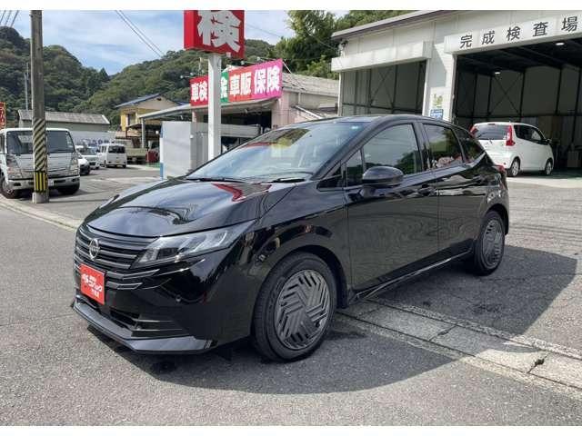 ノート Ｘ　純正ナビ　エマージェンシーブレーキ　禁煙車　アラウンドビューモニター　オートマチックハイビーム　アイドリングストップ　ＬＥＤライト（6枚目）